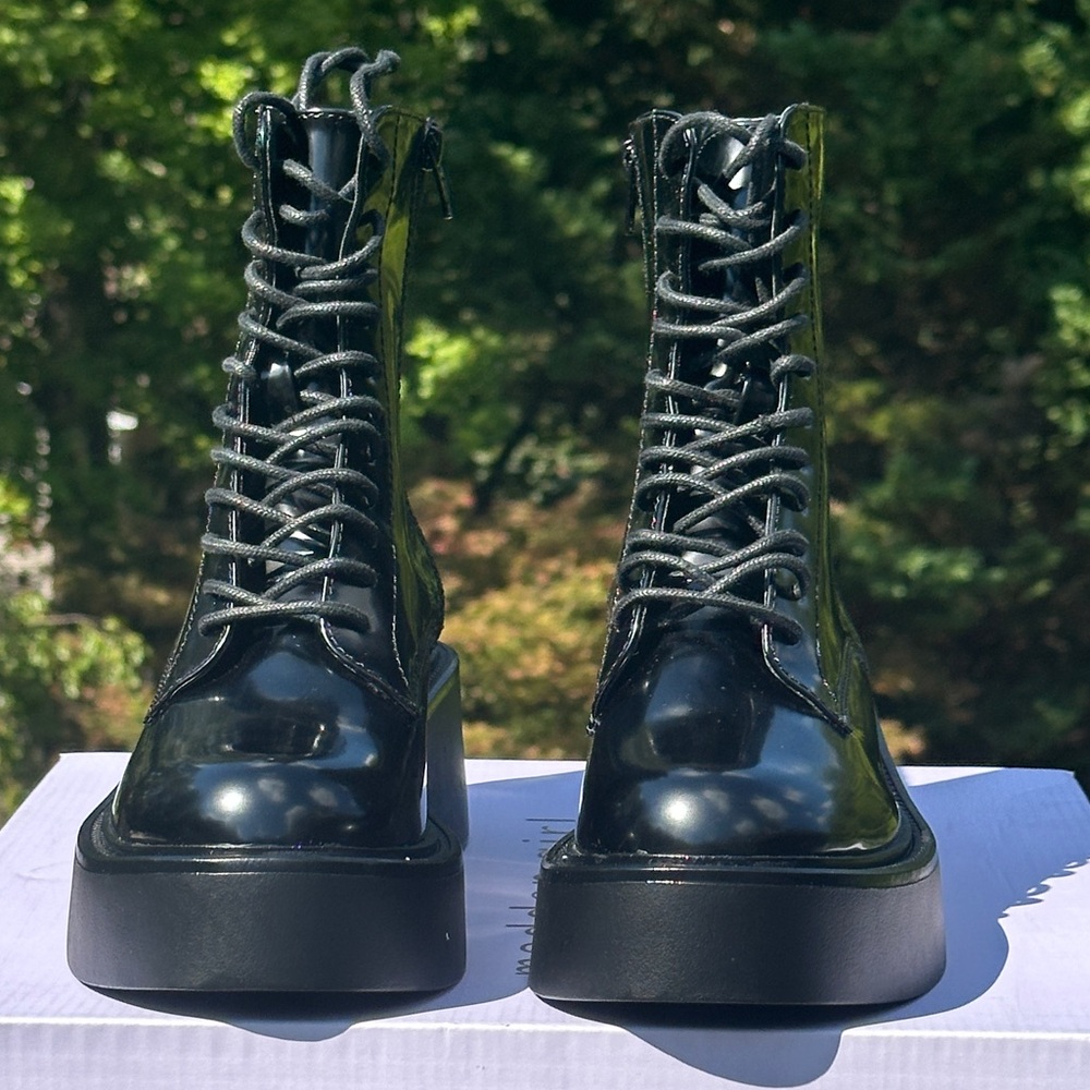 Womens Black Madden Girl Lace Up Boot NEW - Womens 6.5 and 8 (Youth 5 and 6.5) - Picture 3 of 7